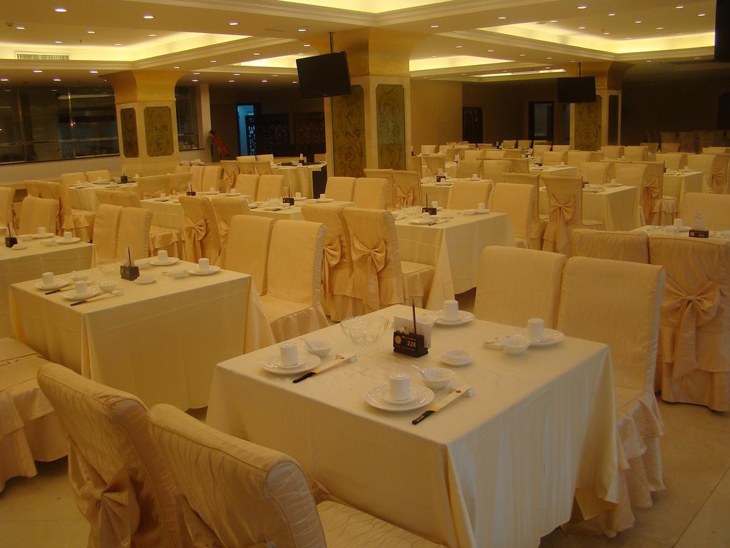 גואנגג'ואו New Pearl River Hotel מראה חיצוני תמונה